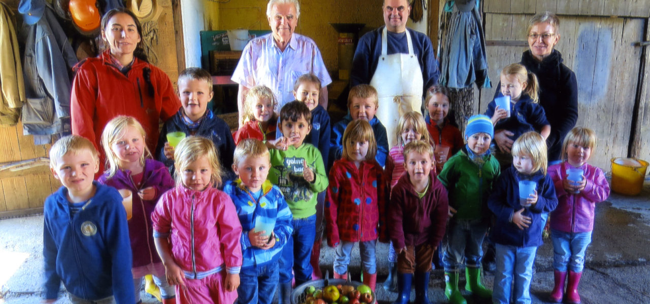 2016-10-10-uh-christa-schwarz-kindergarten-kleine-wolke-apfelprojekt-2