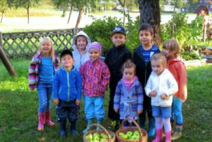 2016-10-10-uh-christa-schwarz-kindergarten-kleine-wolke-apfelprojekt
