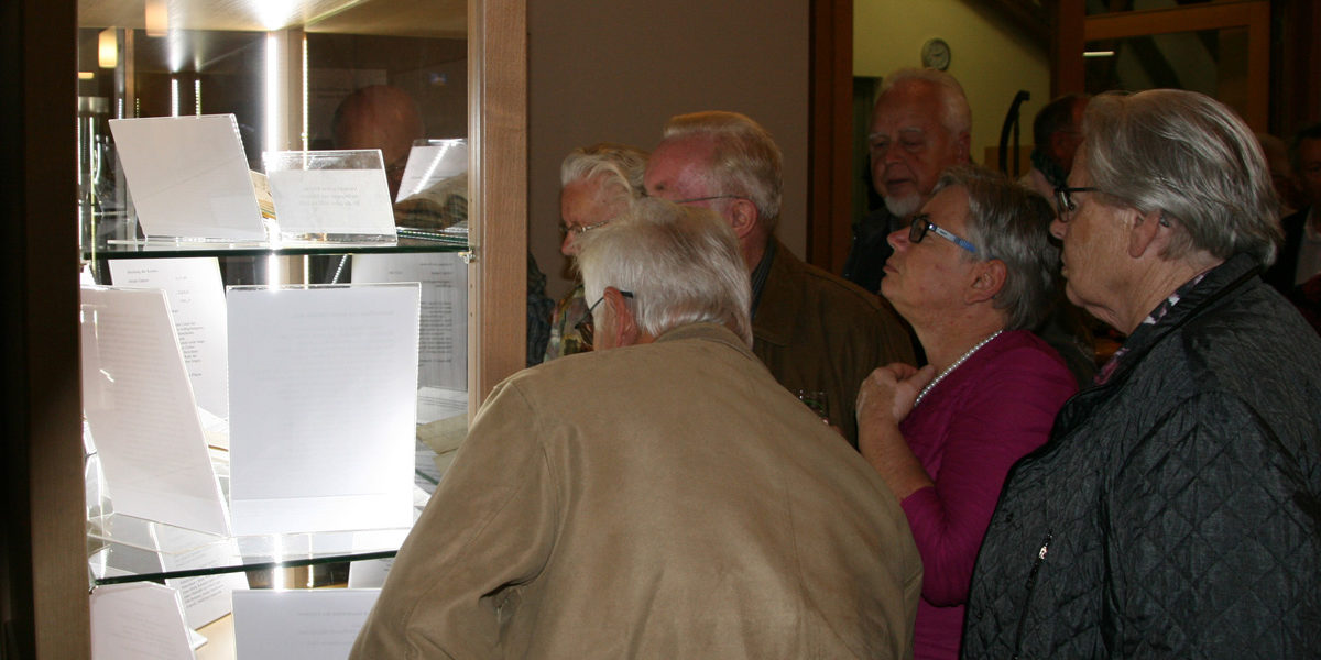 2016-10-17-bi-dp-50-jaehriges-jubila%cc%88um-der-glockenweihe-ausstellungsbesucher