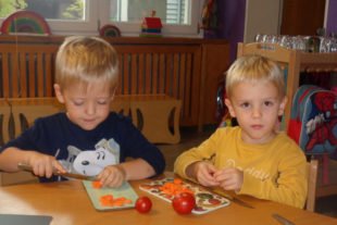 2016-10-5-ue-hb-kindergarten-unterentersbach-landfrauen-unterentersbach-gemuesekorb-dsc00757