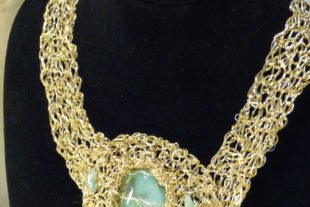 20161106-153610-ze-bia-elke-ko%cc%88vari-gehaekelter-schmuck