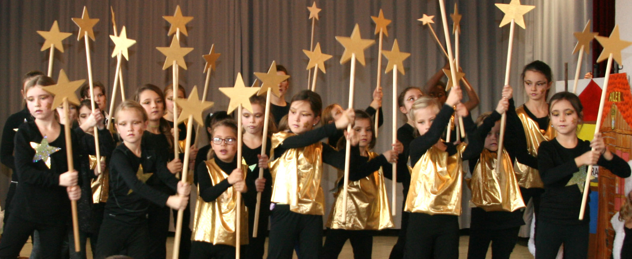 2016-12-23-uh-dp-gs-weihnachgtsfeier-tanz-der-sternenkinder