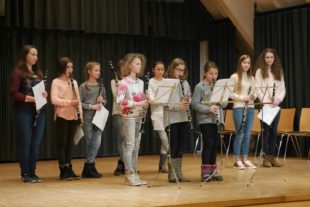 2016-12-29-21-34-43-2016-12-30-ue-nab-musikverein-ue-bla%cc%88serjugend-vorspiel-die-grosse-klarinettenschar