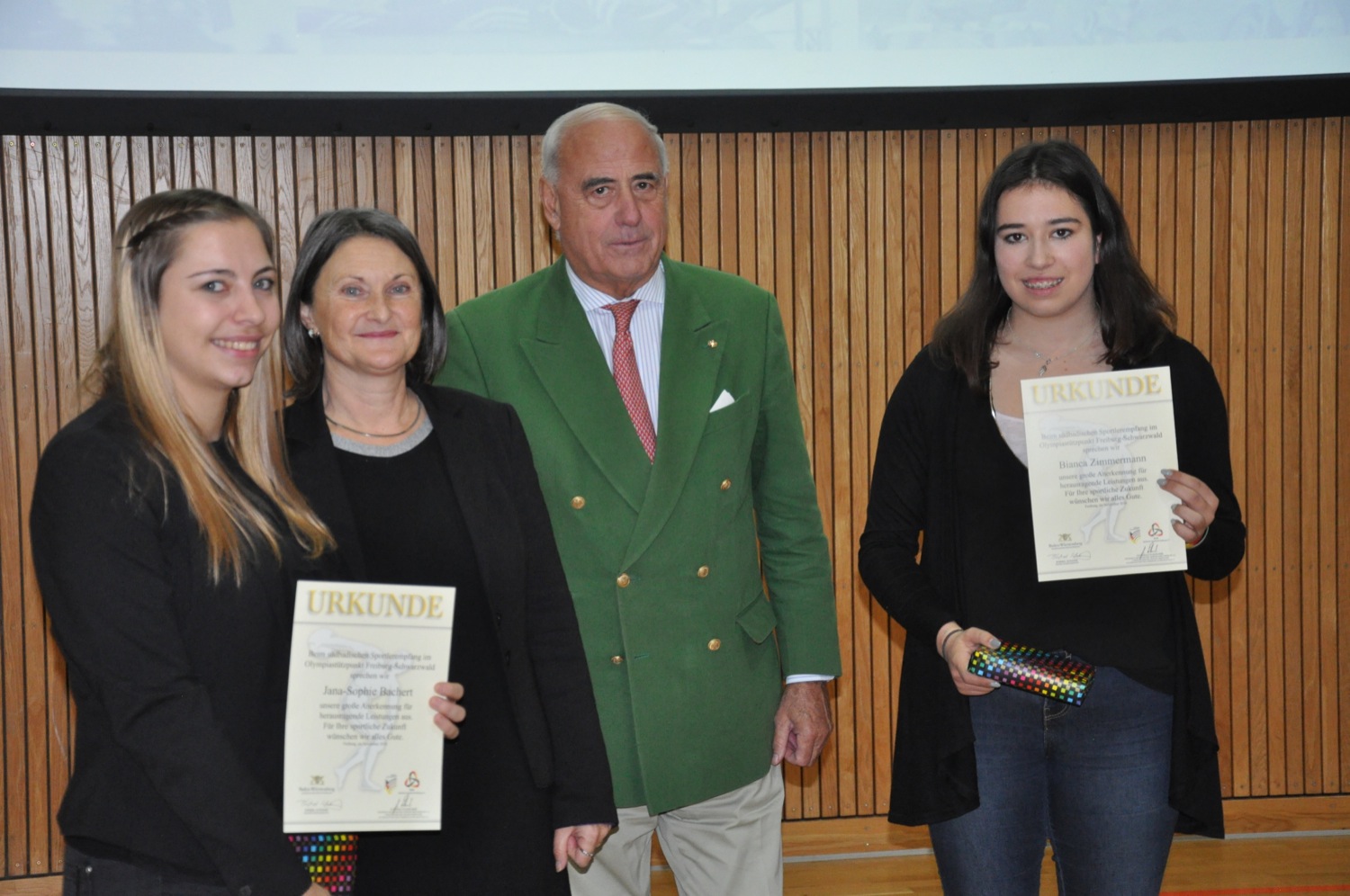 2016-12-8-13-41-10-2016-12-9-uh-wac-skcu-dsc_0075