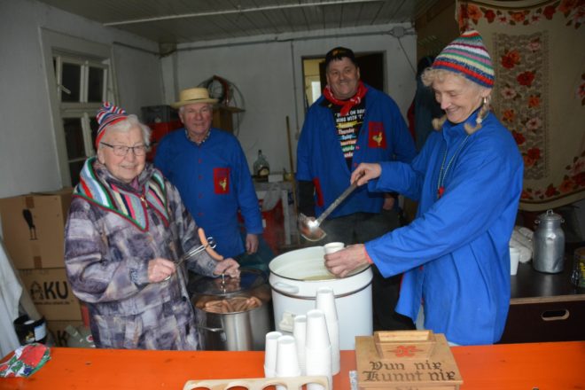 Fünf Familien versorgten die Narren mit der beliebten Oberdörfler Narrensuppe