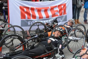 Handbiker Christoph Künstle trug sich beim Heimrennen in die Siegerliste ein