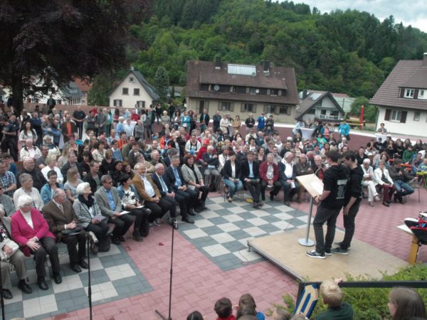 Buntes Fest zum 50-jährigen Schuljubiläum