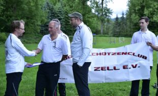 Die Bogenschützen sagen »Danke für 17 Jahre als erster Vorstand«