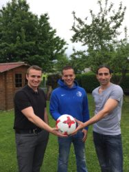 Norbert Laifer und Marco Schlieter spenden den FVU-Spielball