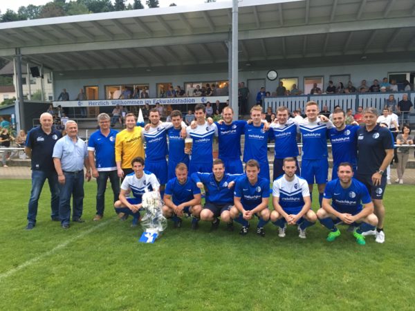 Acht Tore fehlen dem FVU zum Fußballwunder