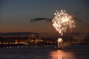 2017-6-29-6-21-29-2017-6-30-no-hv-bildungswerk-no-pfingstreise-2017-bordeaux-flussfest-feuerwerk-dsc_2302