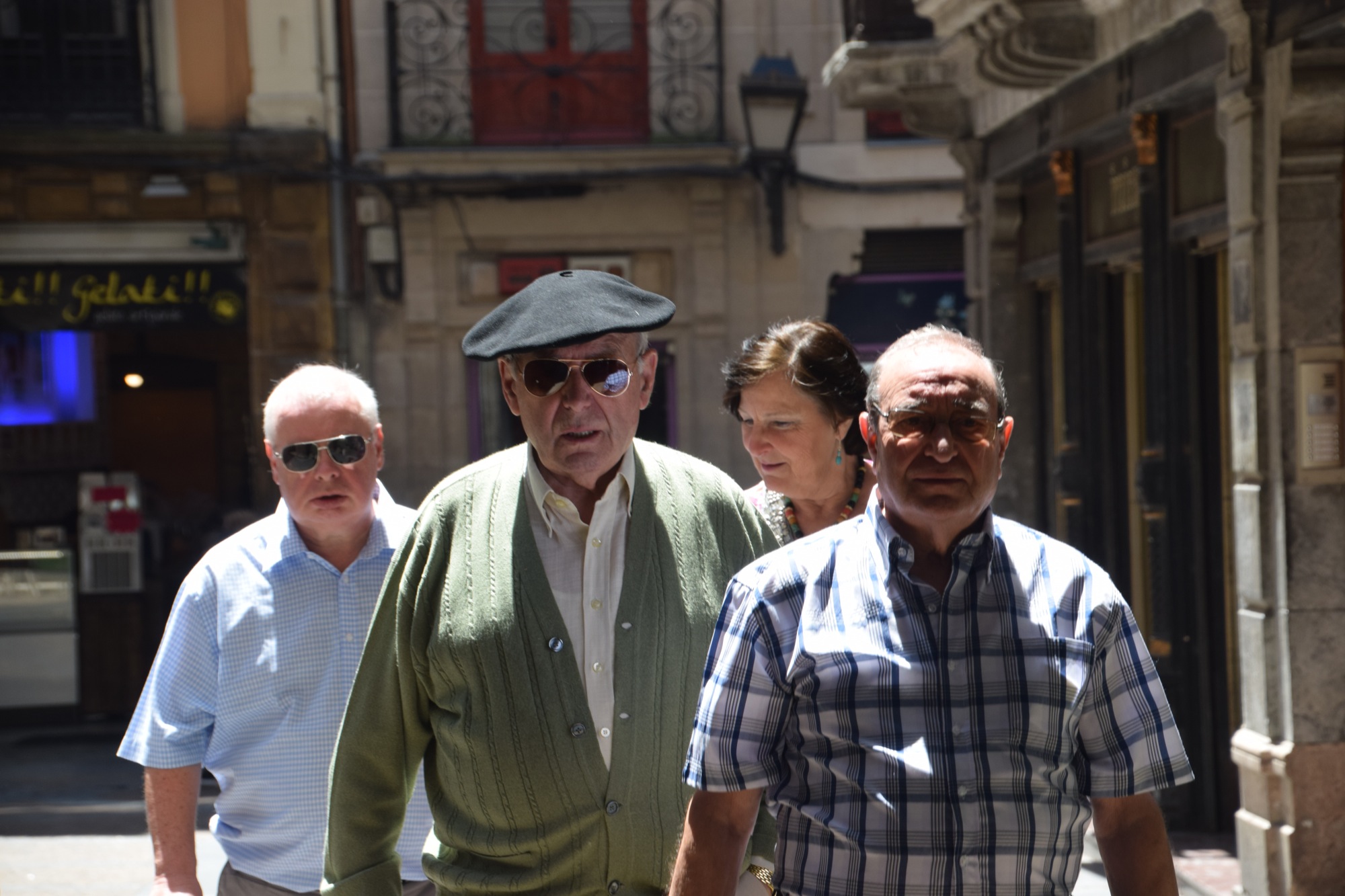 2017-6-29-6-26-59-2017-6-30-no-hv-bildungswerk-no-pfingstreise-2017-basken-mit-muetzen-dsc_2820