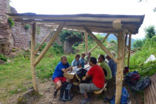 2017-6-29-6-54-21-2017-6-30-ze-uh-reinhard-heizmann-wuf-wanderung-elsass-groeßte-burg-2