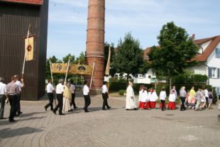 2015-7-13-7-19-25-2017-7-7-bi-dp-archivfoto-2015-7-13-8-st-blasius-nothelfer-prozession-1