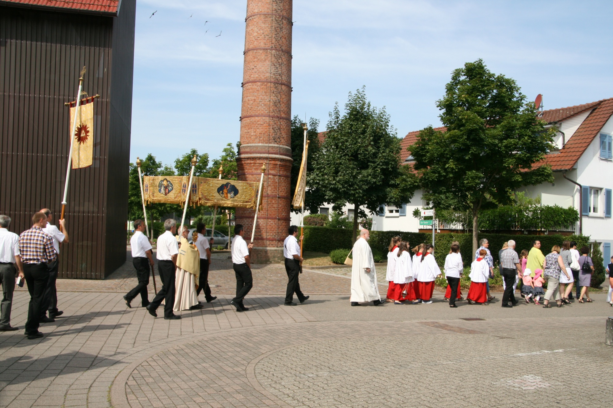 2015-7-13-7-19-25-2017-7-7-bi-dp-archivfoto-2015-7-13-8-st-blasius-nothelfer-prozession-1