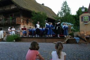 2017-7-18-10-5-11-2017-7-19-oh-jill-loeffler-kindervolkstanzgruppe-2013