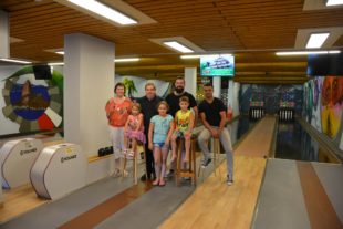 2017-7-18-16-36-24-2017-7-19-uh-gruener-hof-kegelbahn-eroeffnung-familie