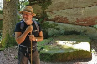 2017-7-19-OH-Tourist-Info-Xaver Weber neu-Wanderführer zum Kabarett