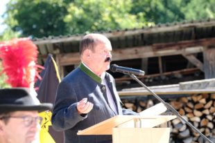 2017-7-5-10-1-54-2017-7-5-ze-uh-vo-l94-sanierung-spatenstich-dscf1006