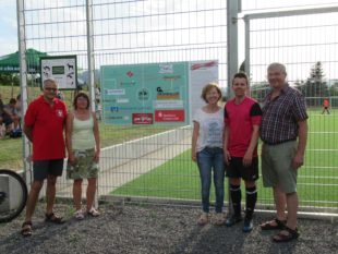 Sponsorentafel bei Fußball-Dorfmeisterschaft enthüllt