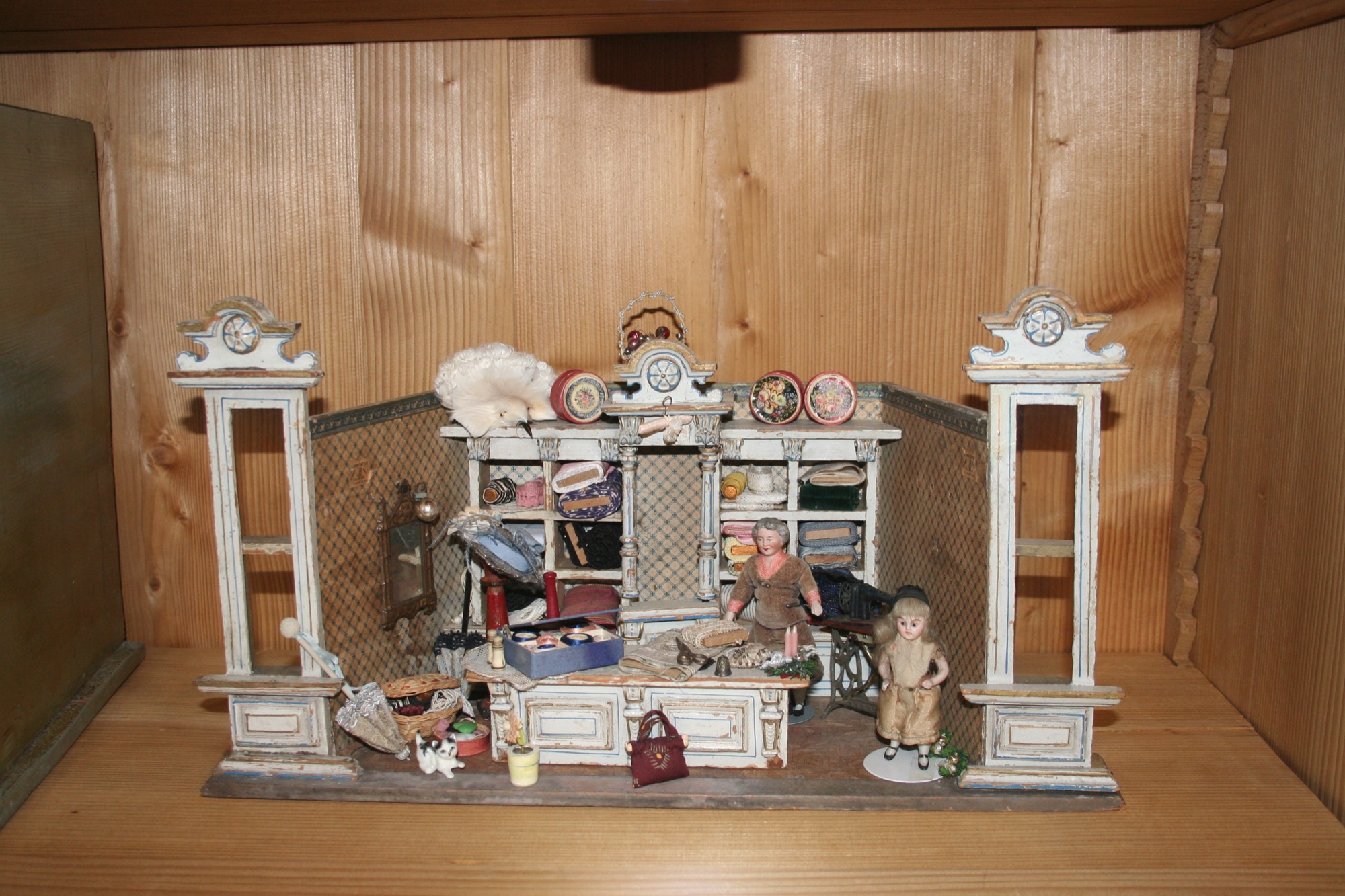 2017-9-25-NO-Gemeinde NO-Puppen-Spielzeugmuseum-Dauerleihgaben-Leigabe-Textilladen-Frau-Roth-21-09-2017-M-Schubert