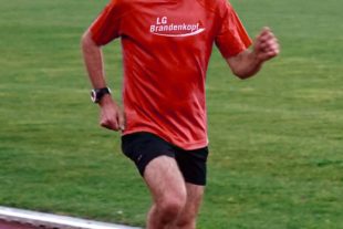 2017-10-11-ZE-UH-Bernd Ehrhardt-Turnverein UH-LG Brandenkopf-Halbmarathon-WernerSchwoerer_Verein