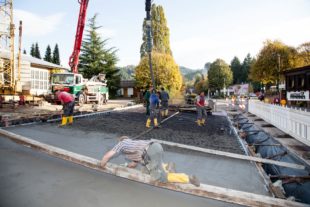 Brücke zum geplanten Feuerwehrhaus betoniert