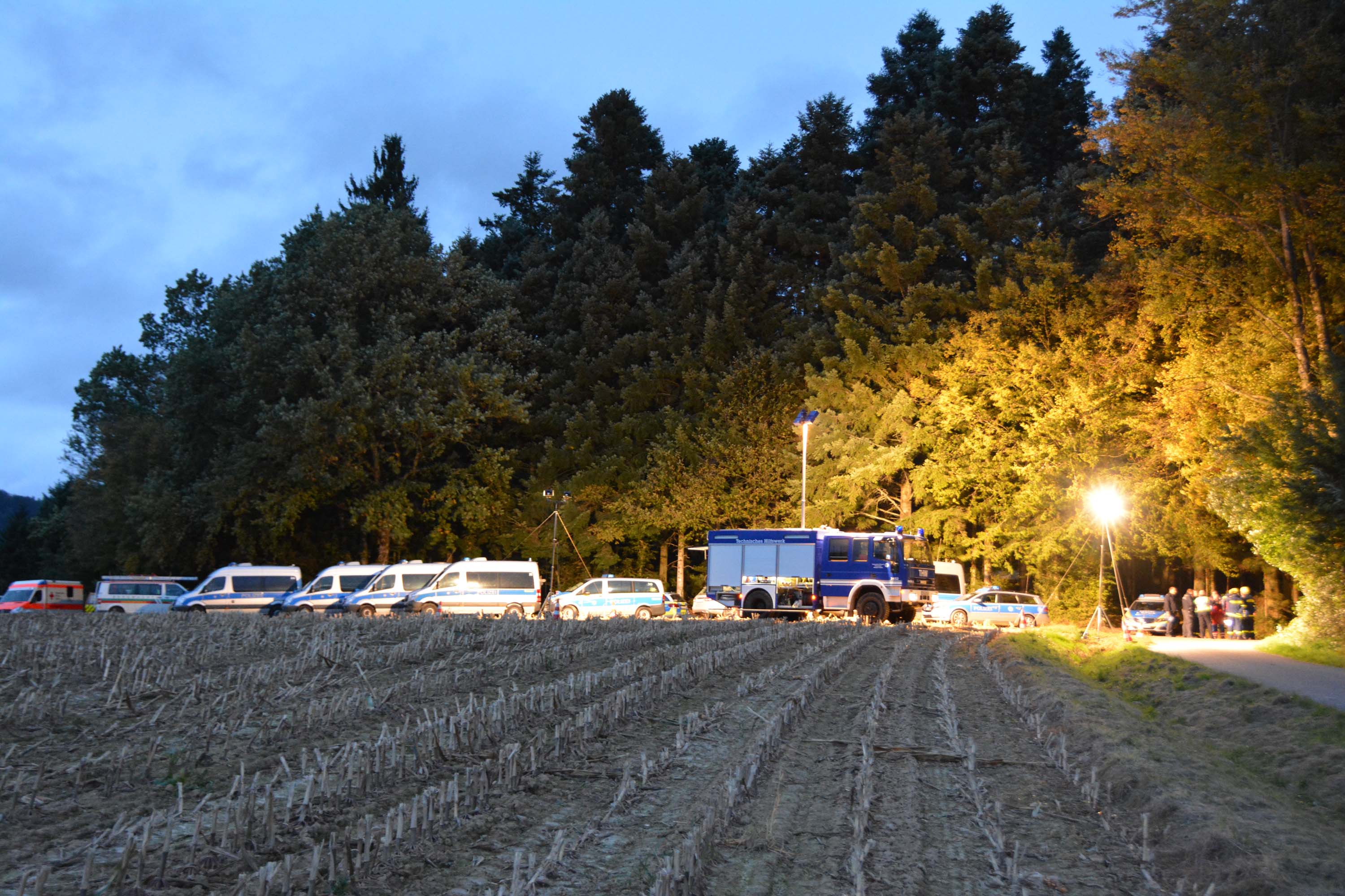 2017-10-4-ZE-UE-hps-Suchaktion Polizei