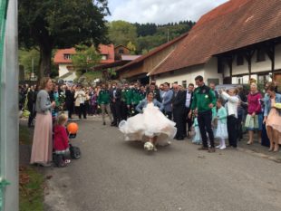 Großer Bahnhof zur Hochzeit von Frank und Carina Becherer