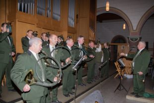 2017-11-13-OH-kal-Jagdhornbläsergruppe Harmersbachtal-zzvkMG8A1014b