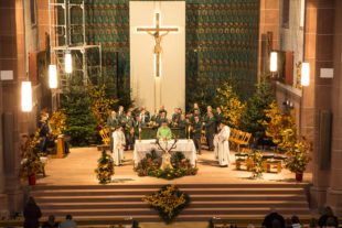 2017-11-13-OH-kal-Jagdhornbläsergruppe Harmersbachtal-zzvkMG8A1041bs