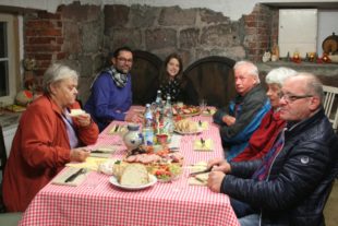 2017-11-15-NO-Claudia Moosmann-Gemeinde Nordrach-Moospfaffmonat-Moospfaffmonat Von der Beere bis zum Likör_Vespertisch