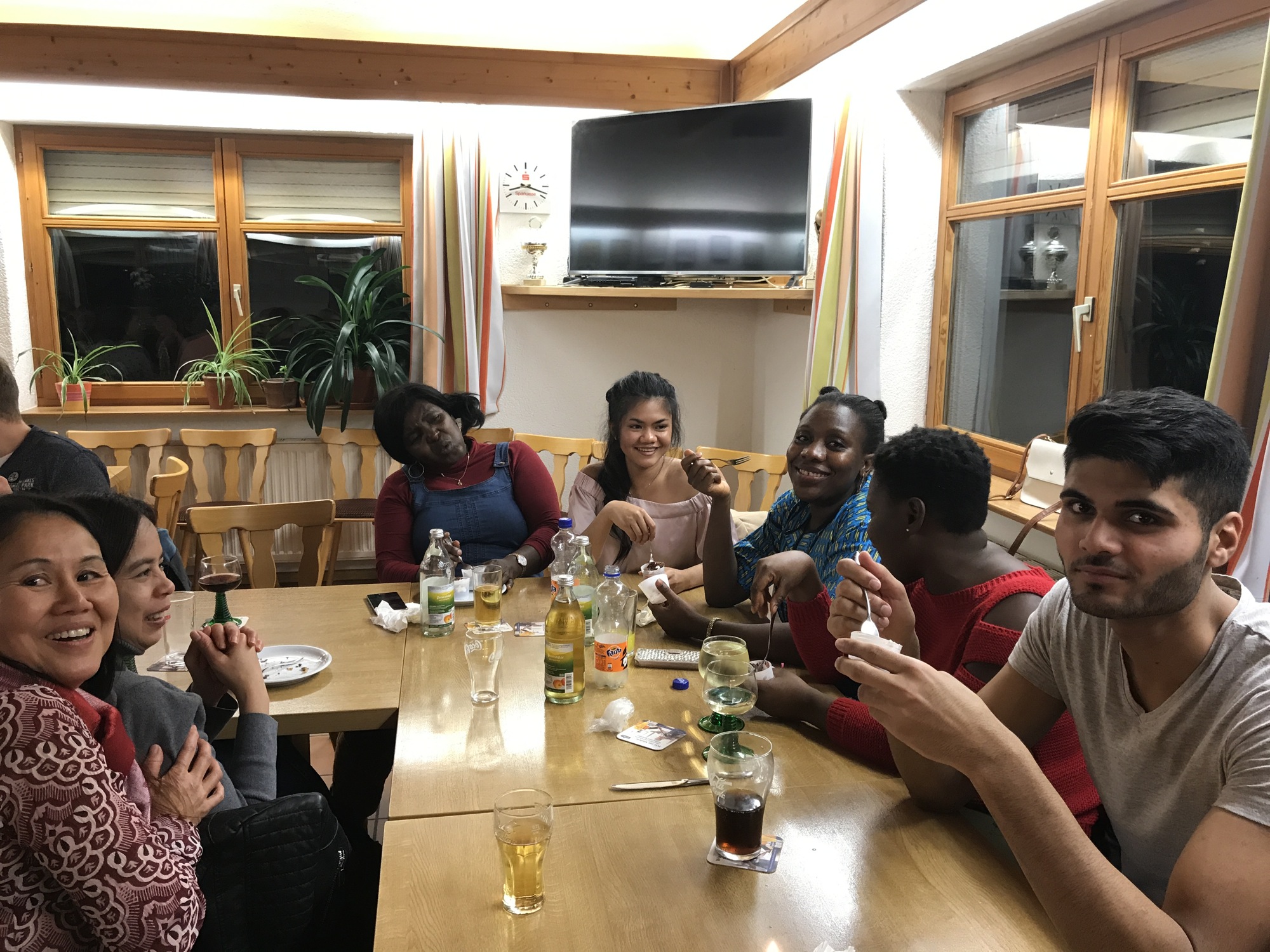 2017-11-22-BI-Karin Metz-ASB-Saranja und Wanida (Thailand, Ruphin (Kamerun), Kate (Philippinen, Ejiro und Shirley (Nigeria), Ichtsham (Pakistan)