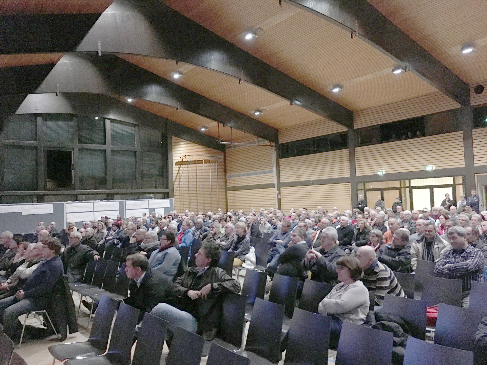 2017-11-29-ZE-UH-vo-L94-Sanierung-Bürgerversammlung in Schwarzwaldhalle-IMG_1272