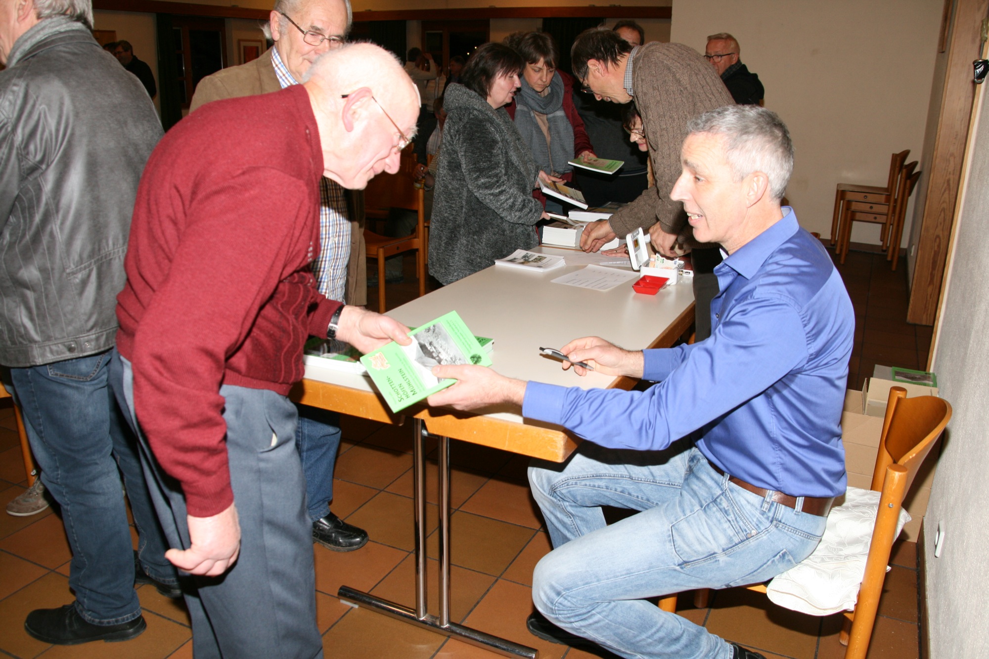 2017-12-4-NO-dp-Geschichtstag-Signierung