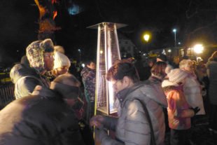 2017-12-8-OH-bia-Hademar Adventsdorf-Besucher