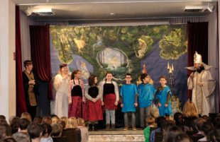 Grundschule verwandelte sich in ein Opernhaus