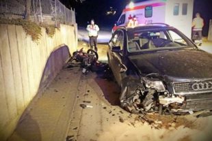 2018-2-26-ZE-UH-Feuerwehr Stadt Zell a H-Verkehrsunfall-Frontalzusammenstoß-Pkw-Montorrad