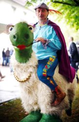 Walk-Acts und Straßenshow der Puppenparade Ortenau