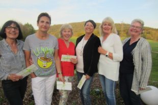 Golf-Damen erspielten sich beim Eröffnungsturnier modischen Chic