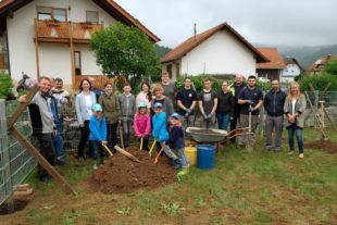 2018-5-16-BI-vo-Spielplatz Tannenweg DSCF6033-2