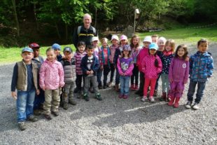 2018-5-8-BI-Kindergarten St Blasius-Tag mit dem Förster-Klaus Pfundstein