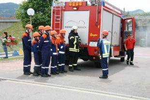 2018-6-18-BI-dp-Jugendfeuerwehr-Jugendrotkreuz-Übung-Feuerwehr Gruppe 1