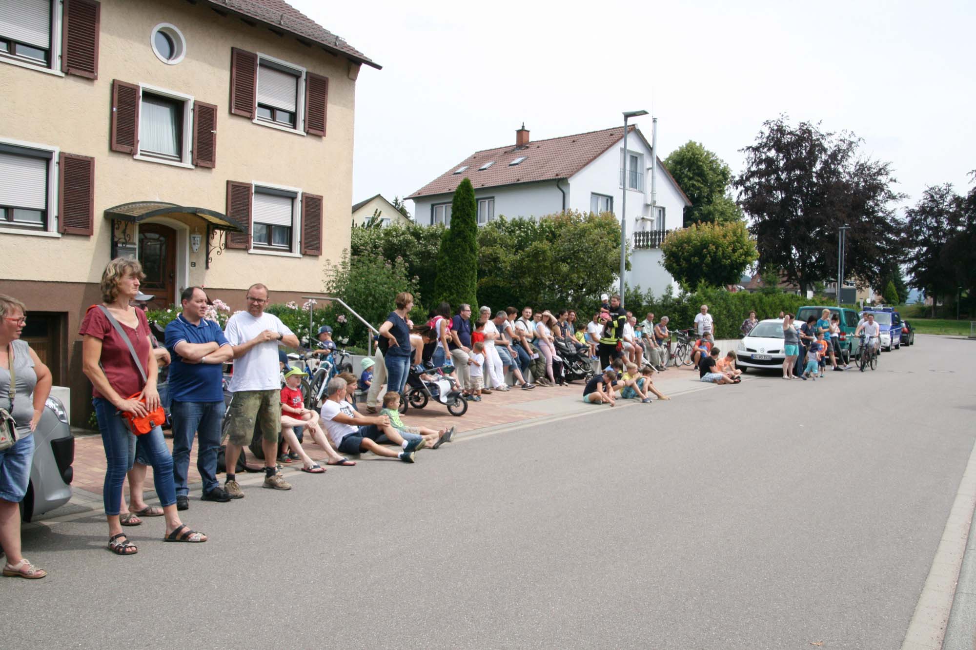2018-6-18-BI-dp-Jugendfeuerwehr-Jugendrotkreuz-Übung-Zuschauer