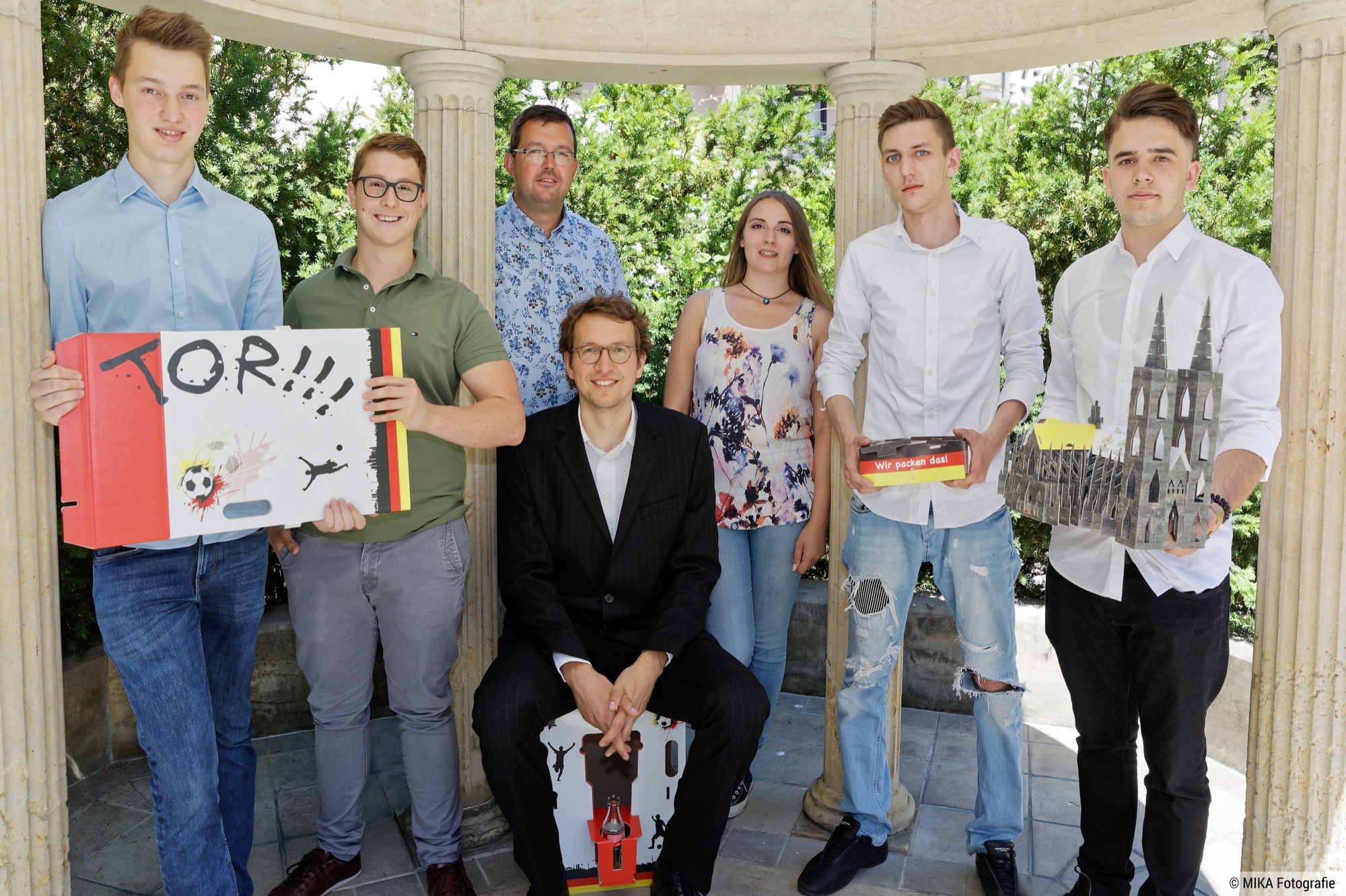 2018-6-20-BI-Karl Knauer-Auszubildende gewinnen ertsen Platz-Wettbewerb-Papplic Viewing-Fotos MIKA Fotografie-fan-tastisch-5