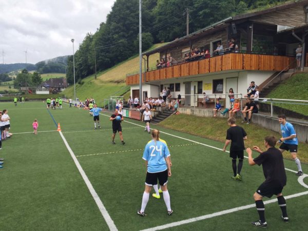 Dorfmeisterschaften mit Fußball und Völkerball