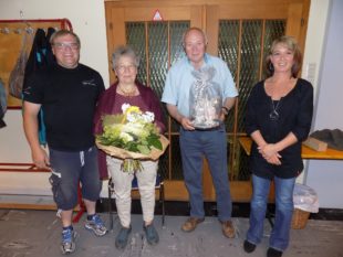 Gesangverein »Frohsinn« gratuliert Heinrich Huber zum 80. Geburtstag