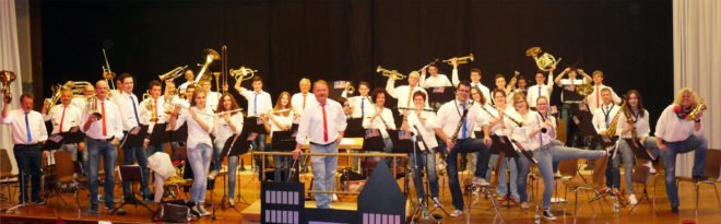 Schwimmbadkonzert der Trachtenkapelle Nordrach