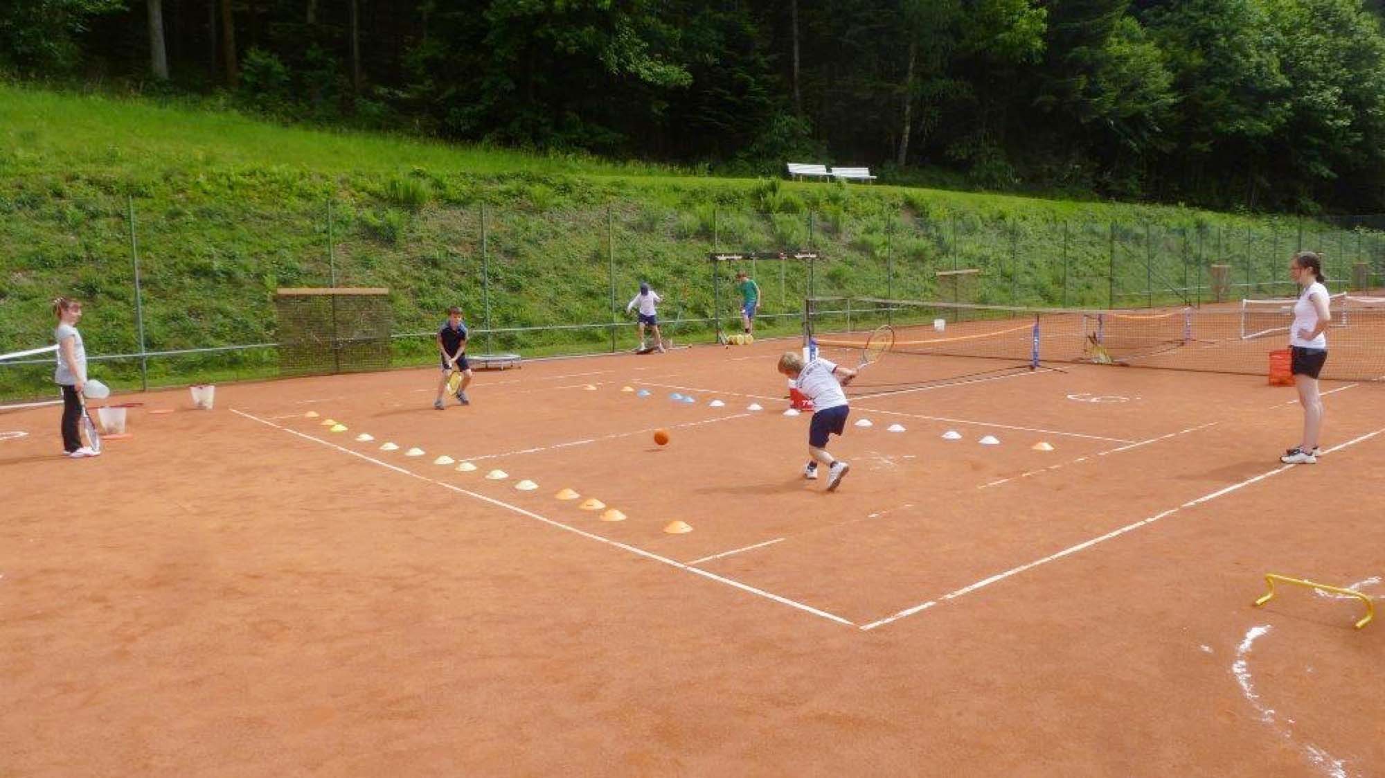 2018-6-6-NO-Verein-Tennisclub-Kindertraining-180604 SCHP am 06.06.18 Foto