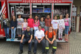 2018-7-2-NO-Lisa Moh-Grundschule-Feuerwehr-Abschlussbild